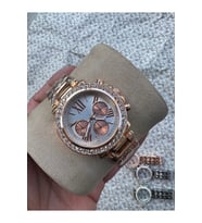 Rose Gold Renk Hasır Mıknatıslı Kordon Led Ekran Unisex Kol Saati
