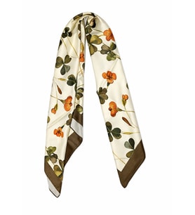 Clover Garden Fular – Şans & Zarafet