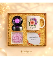 Kişiye Özel İsimli Hediye Kutusu Satürn Kız Işıklı Küre Kupa Bardak Ve Lotus Mum Seti