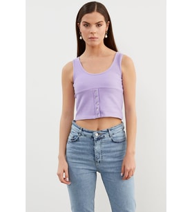 Askılı Düğme Detaylı Ribana Crop Tişört - Lila