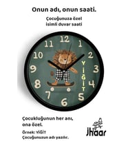 İsme Özel Kaykaylı Sevimli Aslan Çocuk Odası Duvar Saati Orta Boy 30 cm Siyah Camlı Sessiz