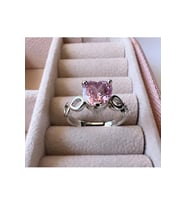 Sonsuzluk Model Zirkon Taşlı Ayarlanabilir Kalp Yüzük (Gümüş - Pembe)