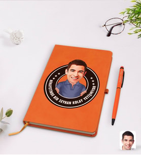BK Gift Kişiye Özel Erkek Nihayetinde Karikatürlü Turuncu Termo Deri Defter Kalem Seti Model 3