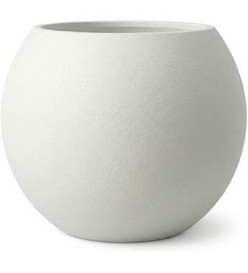 Dekoratif 27L Küre Saksı Ø35 cm (Mermer Beyazı) • Beton Görünümlü Modern Salon ve Bahçe Saksısı