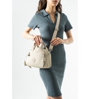Ultra hafif, çok cepli, Çapraz askılı, El çantası Bej Model:(571-6X)