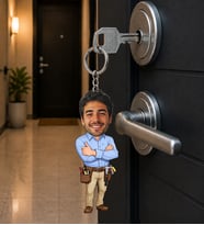 Kişiye Özel Usta Karikatür Anahtarlık – Fotoğraflı Tamirci Figürlü Anahtarlık