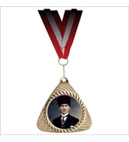 Kişiselleştirilebilir Üçgen Madalya (Gold)