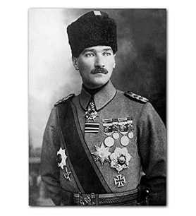 Ahşap Tablo Atatürk Kalpaklı Madalyalı