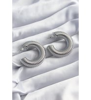 Pirinç Gümüş Renk İşleme Halka Model Kadın Küpe TJ-BKP8243