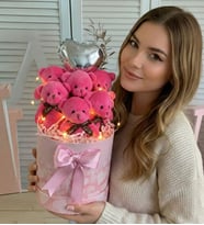 Anneler Gününe ÖZEL: Premium Silindir Kalpli Pembe Kutusunda, Kalpli Balonlu LED Işıklı 6’lı Pembe Ayıcık Buketi, Anneye Hediye (Fuşya)