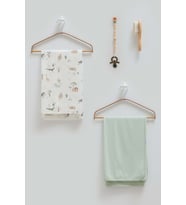 BASIC KUTULU İKİLİ BATTANİYE EMZİK ASKISI SAÇ FIRÇASI DÖRTLÜ SET -80X85 CM