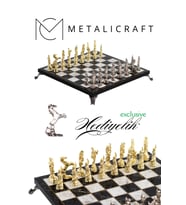 MC58 Uzak Doğu Figürlü Metal Satranç Takımı - Mermer Desenli 25x25 Ahşap Tahtasıyla - Lüks Hediyelik (Altın)