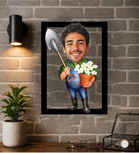 Kişiye Özel Bahçıvan Çiçekçi Karikatürlü Çerçeveli Tablo – Fotoğraftan Bahçe Temalı Portre Hediyesi