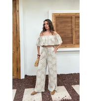 kadın bej desenli madonna yaka volanlı bluz pantolon ikili yazlık takım NBNP035