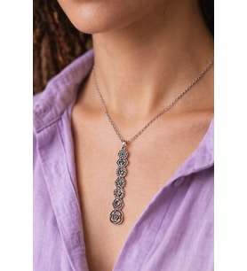 Aura Line – Uzun Form Sembol Detaylı Unisex Metal Kolye