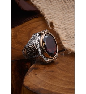 Yakut Garnet Taşlı Yanı Gravür Işlemeli Erkek Gümüş Yüzük