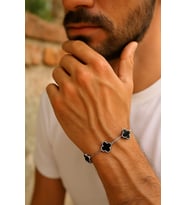 Erkek Çelik Bileklik - 4 Yapraklı Yonca Işıklı Kutuda Model ( 5 Adet Yoncalı ) Erkek Bileklik (Gümüş-Siyah)