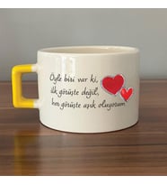 Öyle Biri Var Ki Baskılı Sarı Kulplu C Fincan