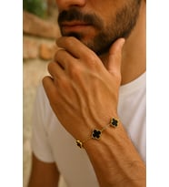 Erkek Çelik Bileklik - 4 Yapraklı Yonca Işıklı Kutuda Model ( 5 Adet Yoncalı ) Erkek Bileklik (Altın-Siyah)