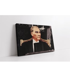 Atatürk Otururken