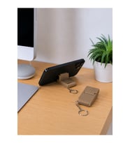 3Dmarketi 3’ü 1 Arada Mini Telefon Tutucu Anahtarlık Charm – Kahverengi 3,5 × 7 × 1 cm