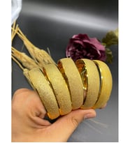 22 AYAR ALTIN KAPLAMA 1.5 CM ZARİF SİMLİ DESEN BİLEZİK- İMİTASYON BİLEZİK