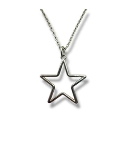 Silver Yıldız Figürlü Unisex Kolye – Zarif, Işıltılı ve Anlamlı Tasarım