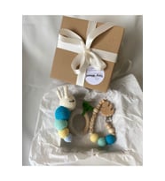 Amigurumi Sevimli Tırtıl Diş Kaşıyıcı Çıngırak Isme Özel Emzik Seti, Organik Unisex Bebek Hediyelik