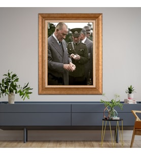 Altın Paspartulu Atatürk  Çerçeveli Tablo C837 (Gold)
