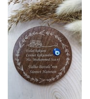 Sünnet Magnet Yuvarlak Ahşap Üzeri Nazar Boncuklu Magnet - Nikah Şekeri - Nişan Şekeri - Söz Şekeri - Düğün Magnet - Nişan Magnet - Söz Magnet - Yenidoğan Magnet - Doğum Magnet - Yaş Magnet 7cm