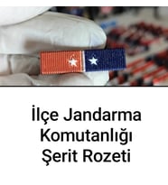 Ilçe Jandarma Komutanlığı Şerit Rozeti Asgari 5 Yıl ve En Az 2 Farklı Görev Yerinde Çalışmış Olmak (Çok Renkli)
