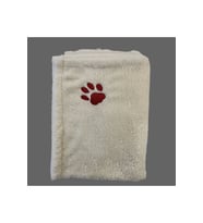 Yumuşak ve şık Ekru Beyaz ve Fuşya Pembe Pati Nakışlı Kedi Köpek Battaniyesi
