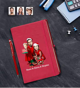 Kişiye Özel Yılbaşı Aile Karikatürlü Kırmızı Defter Kalem Hediye Seti Model-2