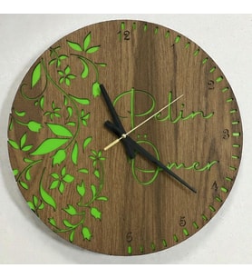 Kişiye Özel İsimli Romantik Çiçek Desenli Duvar Saati  Sevgililer Günü Hediyesi  40 cm  Hediye (Yeşil)