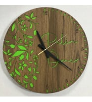 Kişiye Özel İsimli Romantik Çiçek Desenli Duvar Saati  Sevgililer Günü Hediyesi  40 cm  Hediye (Yeşil)