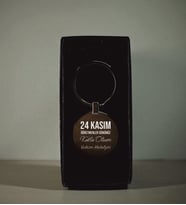 Kişiye Özel İsim Baskılı Metal Anahtarlık Kutulu  Öğretmenler Günü Hediyesi  Şık ve Kalıcı Hediye