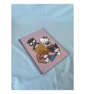 Hello Kitty and Friends Lisanslı A4 Çizgili 80 Yaprak Spiralli Karton Kapak Okul Defteri