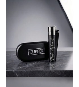 Kişiye Özel Lazer Kazımalı Siyah Metal Clipper Çakmak – Özel Metal Kutulu - Momento - Sevgiliye, Aileye, Doğum Günü, Yıl Dönümü, Anneler Günü & Babalar Günü Hediyesi