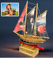 Kişiye Özel Ahşap Gemi Maketi ve Size Özel Fotoğraflı Hediye Seti (Model 6)