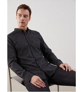 LCWAIKIKI Classic Siyah Regular Fit Armürlü Cepli Erkek Gömlek