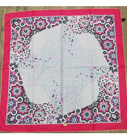 Mandala Desen Black Seri Twill Eşarp Eşarp Askısı ile Birlikte 90x90 cm Kırmızı 