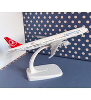Türk Hava Yolları Boeing 777-300 Metal Maket Uçak MYK Hediye ve Sanat Atölyesi