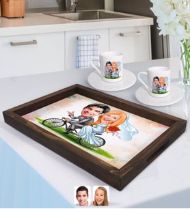 BK Gift Kişiye Özel Evleniyoruz Karikatürlü Doğal Ahşap Tepsi ve 2’li Kahve Fincan Seti-3