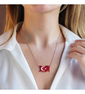 Türk Bayrağı Zirkon Taşlı Rose Gold Kaplama Gümüş Kolye
