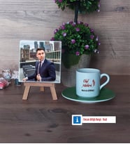 Okul Müdürü Fotoğraflı Dekoratif Taş, Ahşap Altlıklı Türk Kahvesi Fincanı Hediye Öğretmenler Günü Hediyesi (Model 9)