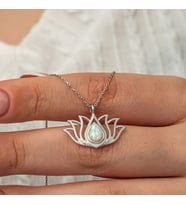 Opal Taşlı Lotus 925 Ayar Gümüş Kadın Kolye