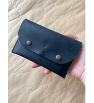 ALESTA LEATHER İsme Özel Aile Boyu Pasaport Kılıfı / Pasaport Cüzdanı / El yapımı / Hakiki Deri (Siyah)