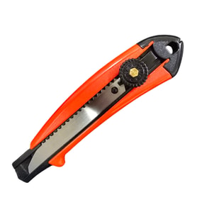 VIP-TEC VT875115T Profesyonel Testere Ağızlı Vidalı Maket Bıçağı 18mm (Kırmızı)