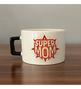 Süper Mom Kırmızı Baskılı Siyah Kulplu C Fincan