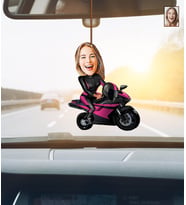 Kişiye Özel Karikatürlü Motorcu Kadın Ahşap Araba Dikiz Ayna Süsü